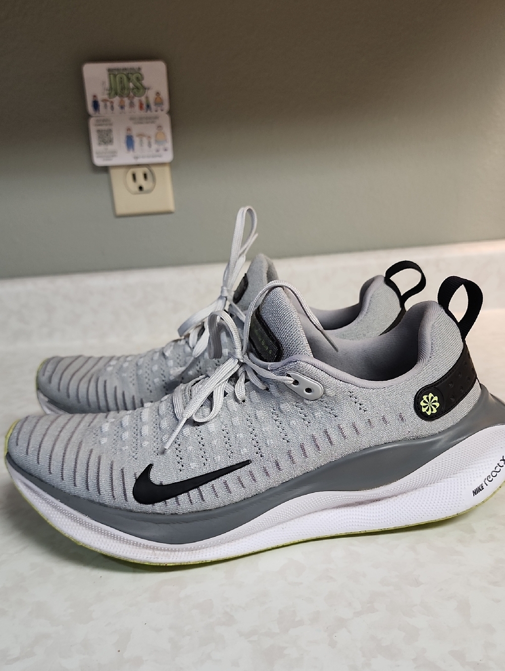 Nike Reactx infinity run 4  Flyknit Athletic Sneakers mens 10 number 1473